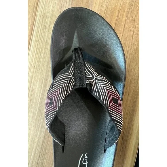 Girls Black Purple Beach Wide Strap Flip Flops by Blue Fin sz 6 Teen/Big Kid - Picture 2 of 3